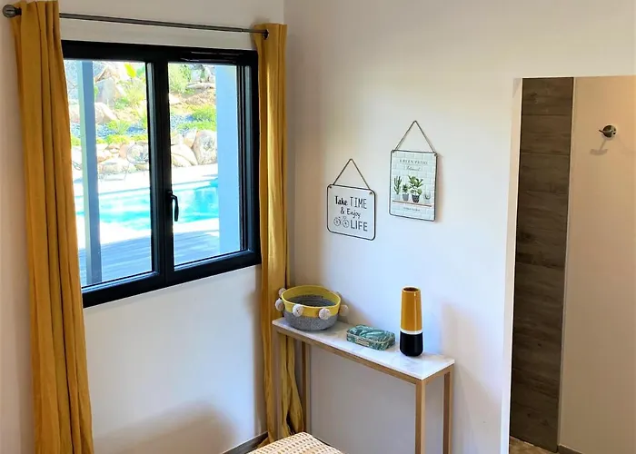 Villa Coconing A 7min Des Plages - Piscine Chauffee - Clim - Bbq - Parking Privatif - Fibre Porto-Vecchio (Corsica)